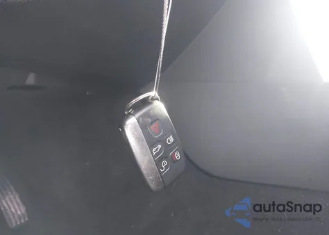 2017 Land Rover Discovery Hse from USA, damaged, VIN SALRRBBV0HA029028